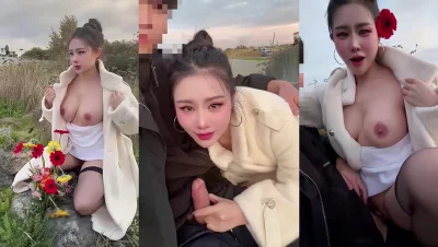 大奶骚母狗在人来人往的公园大胆露出口交后入内射这也太大胆了