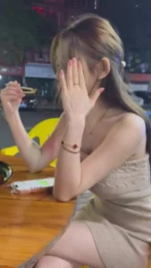 极品学妹背着男友暧昧一周直接拿下无套内射