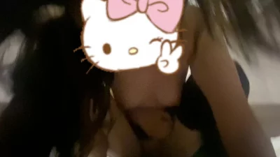 （视频女主已经成年）母狗学妹上位骑乘